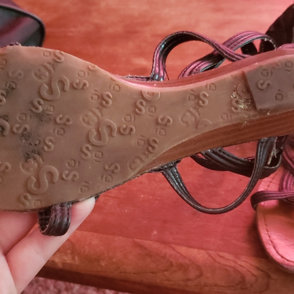 Sandals - Picture 2 of 4